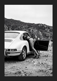 En elegant blandning av bilklassiken Porsche 911 och sofistikerad stil.-5