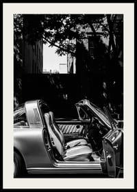 En klassisk Porsche 911 reflekterar tidlös elegans och sofistikerad charm.-2