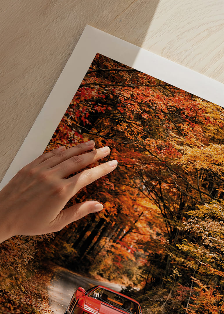 Sarkanu Ferrari Testarossa ieskauj rudens mirdzošās krāsas.-12