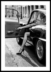 En glamorös scen fångad i svartvit elegans.-0