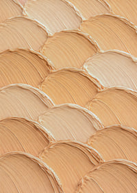 Soft, golden waves for an elegant vibe.-5