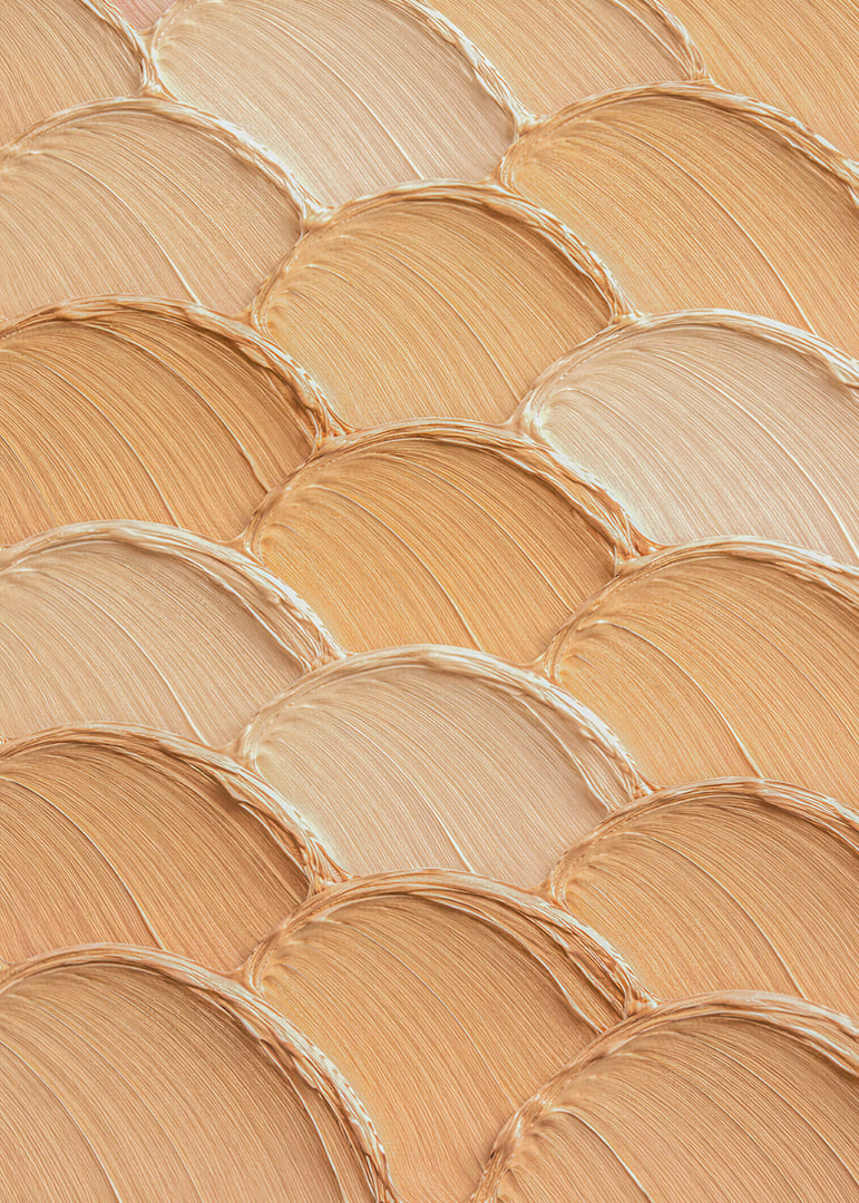 Soft, golden waves for an elegant vibe.-12