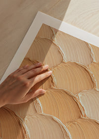 Soft, golden waves for an elegant vibe.-7