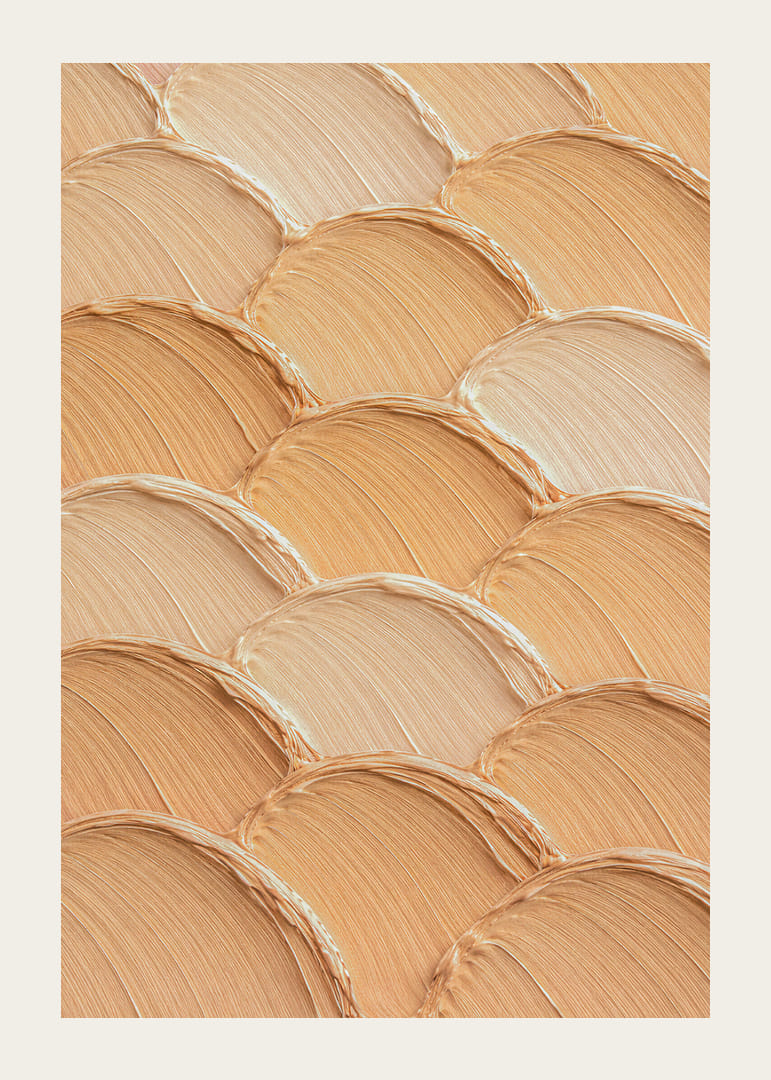 Soft, golden waves for an elegant vibe.-12