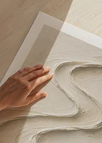 Soft curves create a calm and harmonious movement.-7