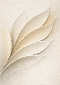 Mjuka blomblad i en lugn, krämig ton.-3