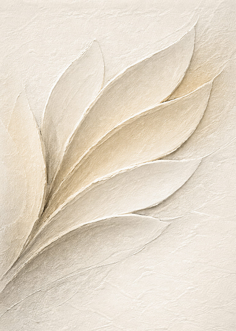 Mjuka blomblad i en lugn, krämig ton.-12