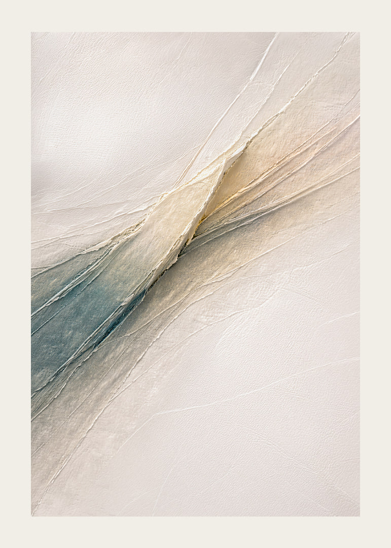 Soft color shifts create a calming harmony.-12