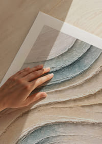 Mjuka vågor av pastellfärger skapar en drömlik atmosfär.-5