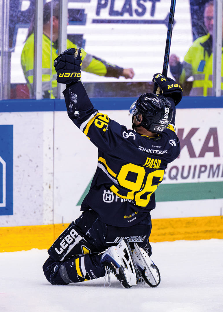 Nikola Pasic HV71 2025-12
