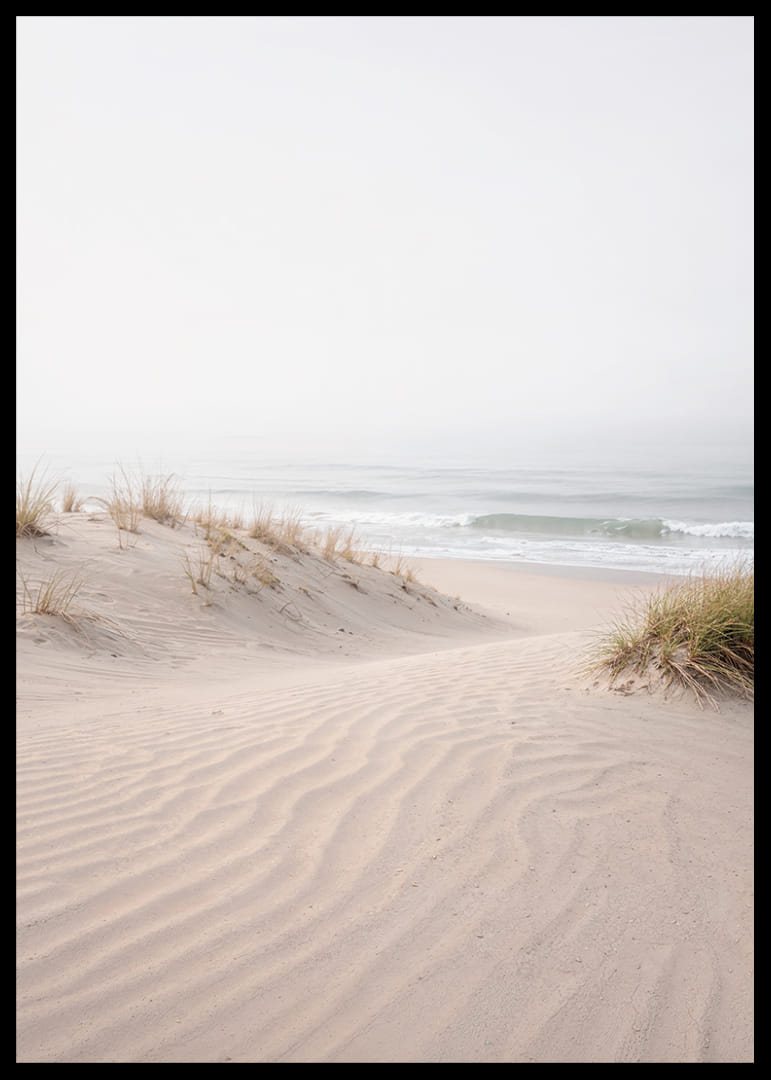 Myke sanddyner på en stille strand skaper fred og harmoni.-12
