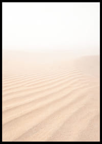 Le sable fin se mêle à l'horizon brumeux et crée une atmosphère de tranquillité.-6