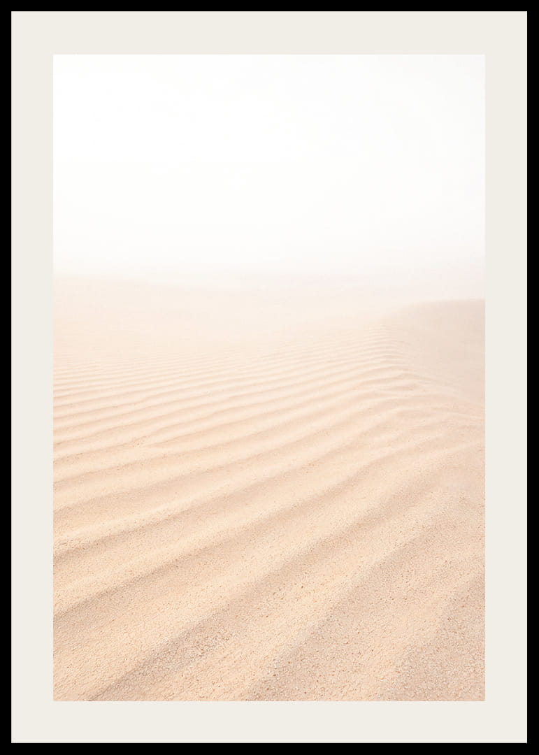 Le sable fin se mêle à l'horizon brumeux et crée une atmosphère de tranquillité.-12