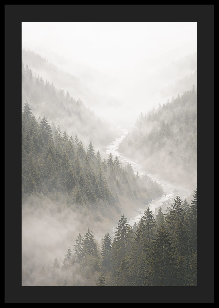 Des montagnes magiques enveloppées de brume créent une harmonie paisible.-12