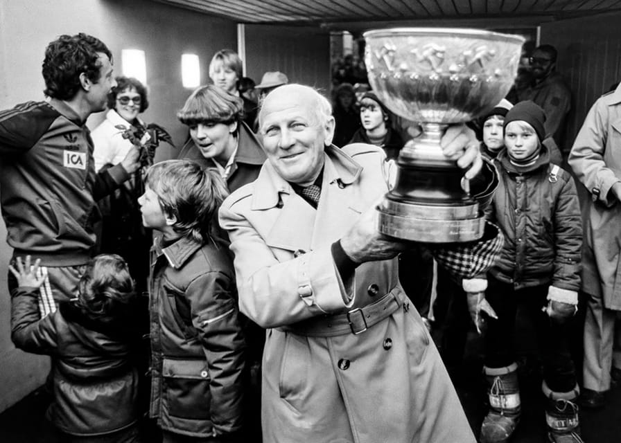 Stig Svensson Med Pokalen 1978 Östers IF No1-12