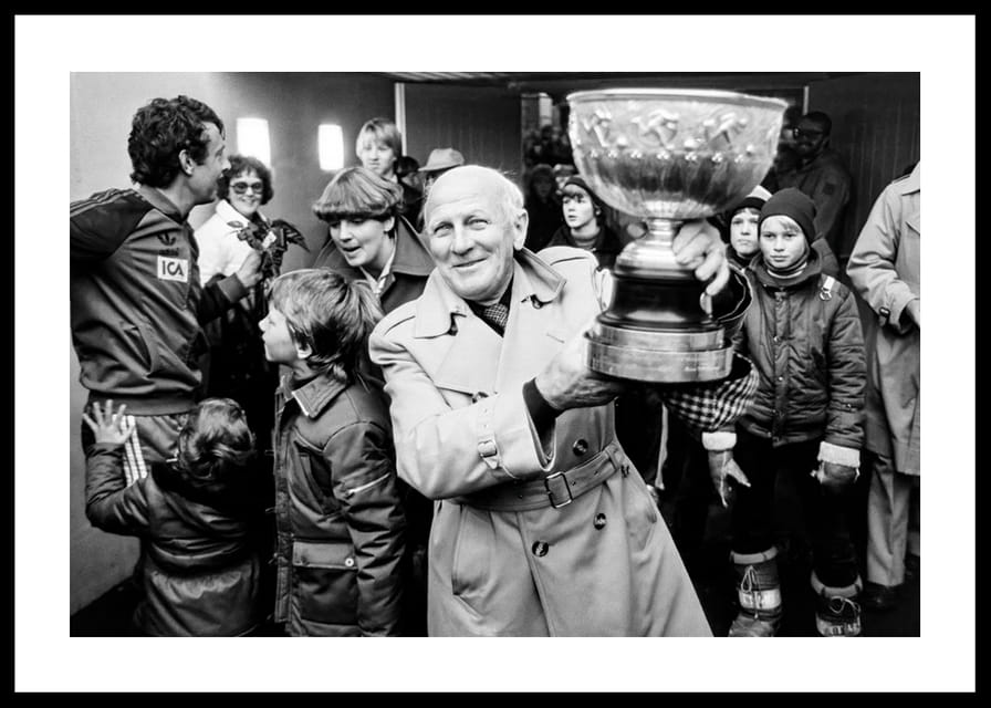 Stig Svensson Med Pokalen 1978 Östers IF No1-12