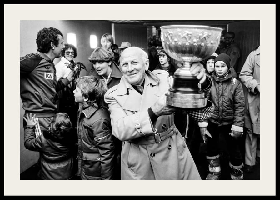 Stig Svensson Med Pokalen 1978 Östers IF No1-12