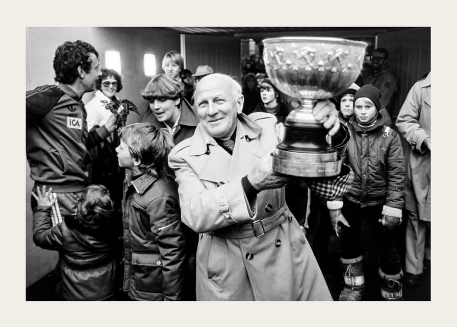 Stig Svensson Med Pokalen 1978 Östers IF No1-12