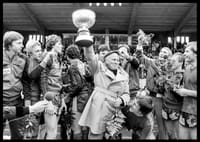 Stig Svensson Med Pokalen 1978 Östers IF No2-8