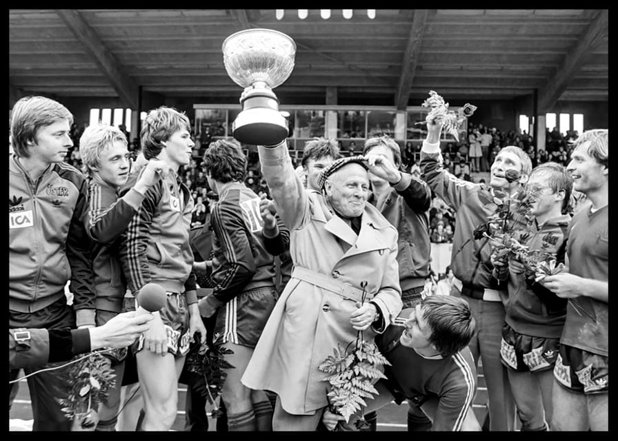 Stig Svensson Med Pokalen 1978 Östers IF No2-12
