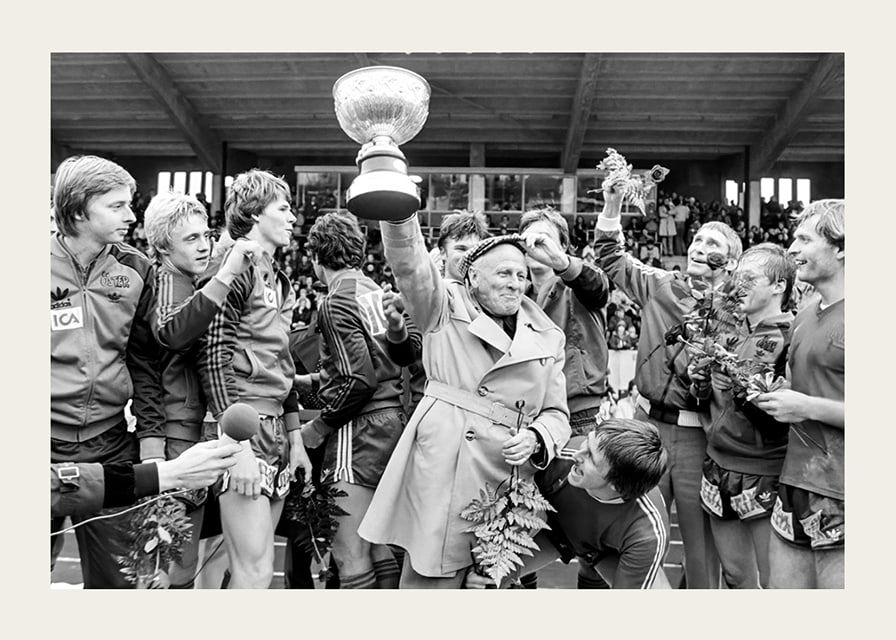 Stig Svensson Med Pokalen 1978 Östers IF No2-12