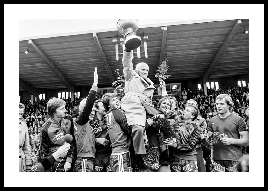 Stig Svensson Med Pokalen 1978 Östers IF No3-12
