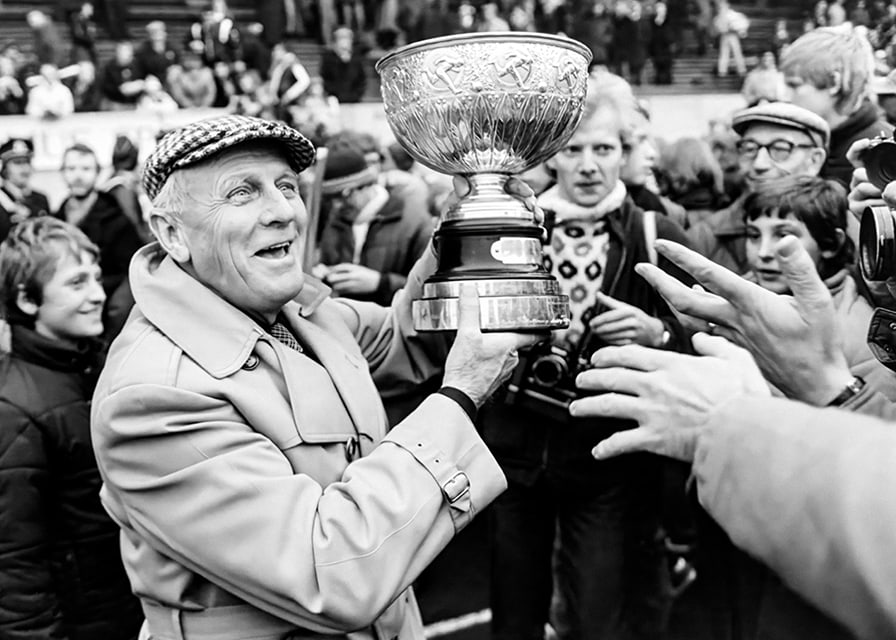 Stig Svensson Med Pokalen 1978 Östers IF No4-12