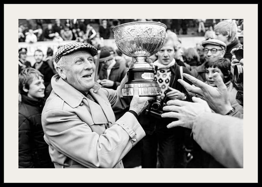Stig Svensson Med Pokalen 1978 Östers IF No4-12