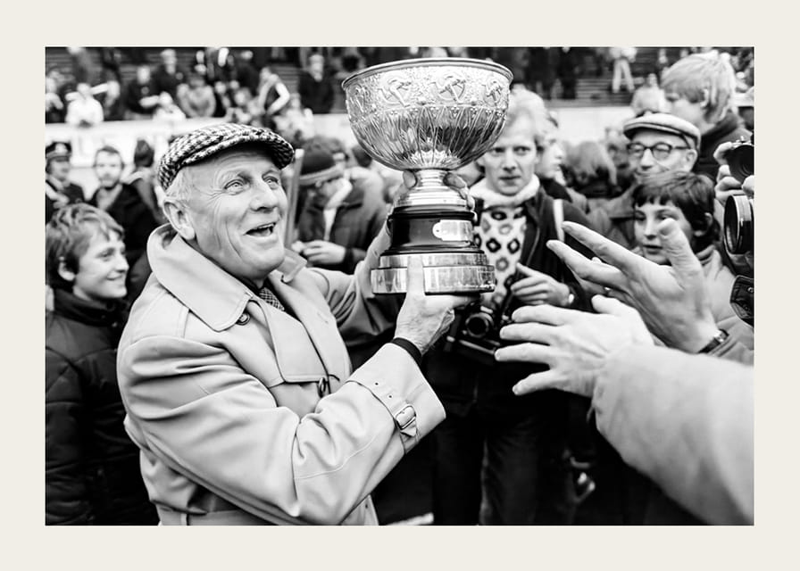 Stig Svensson Med Pokalen 1978 Östers IF No4-12