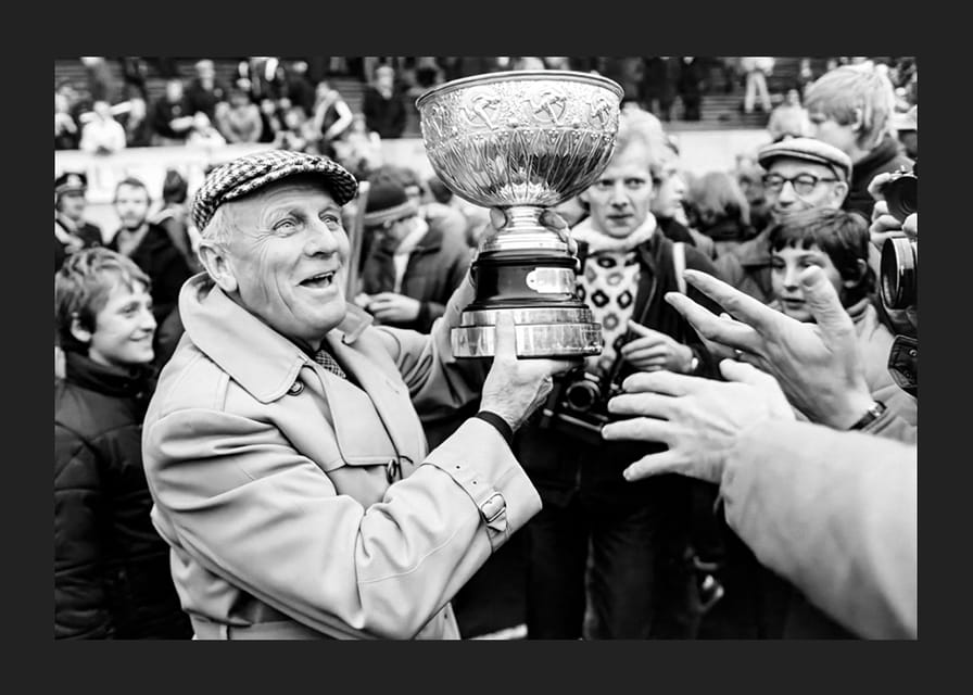 Stig Svensson Med Pokalen 1978 Östers IF No4-12