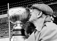 Stig Svensson Med Pokalen 1980 Östers IF-9