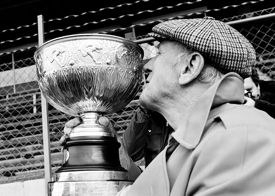 Stig Svensson Med Pokalen 1980 Östers IF-12