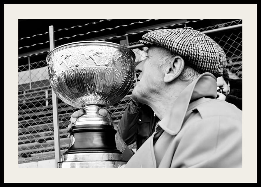 Stig Svensson Med Pokalen 1980 Östers IF-12