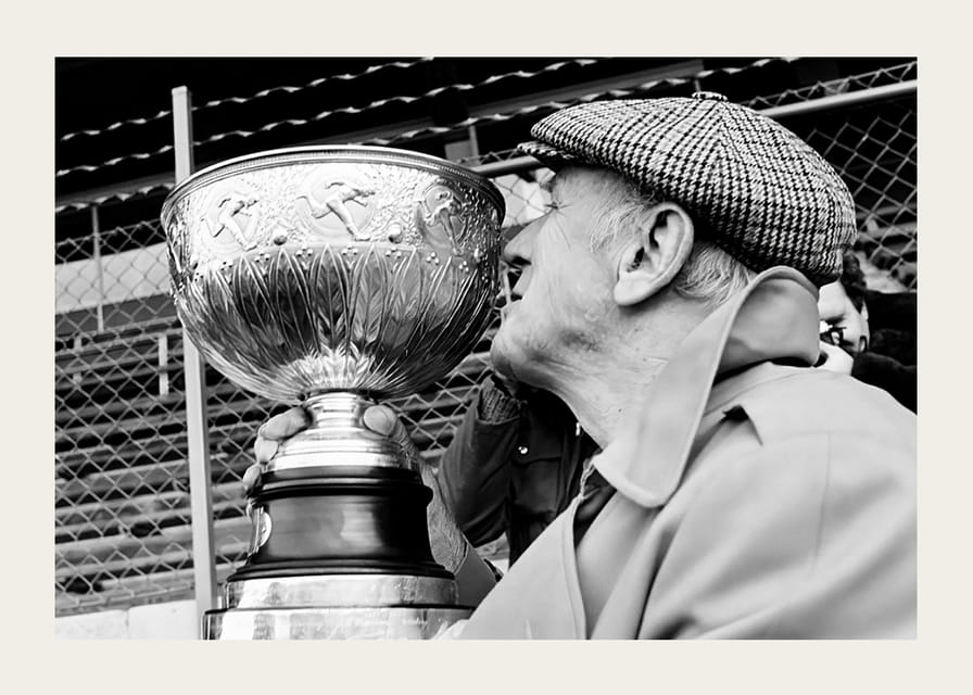 Stig Svensson Med Pokalen 1980 Östers IF-12