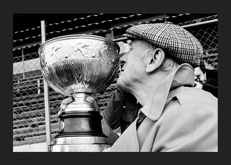 Stig Svensson Med Pokalen 1980 Östers IF-12