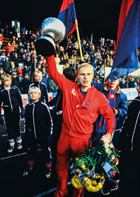 Håkan Arvidsson Med Pokalen 1980 Östers IF -9