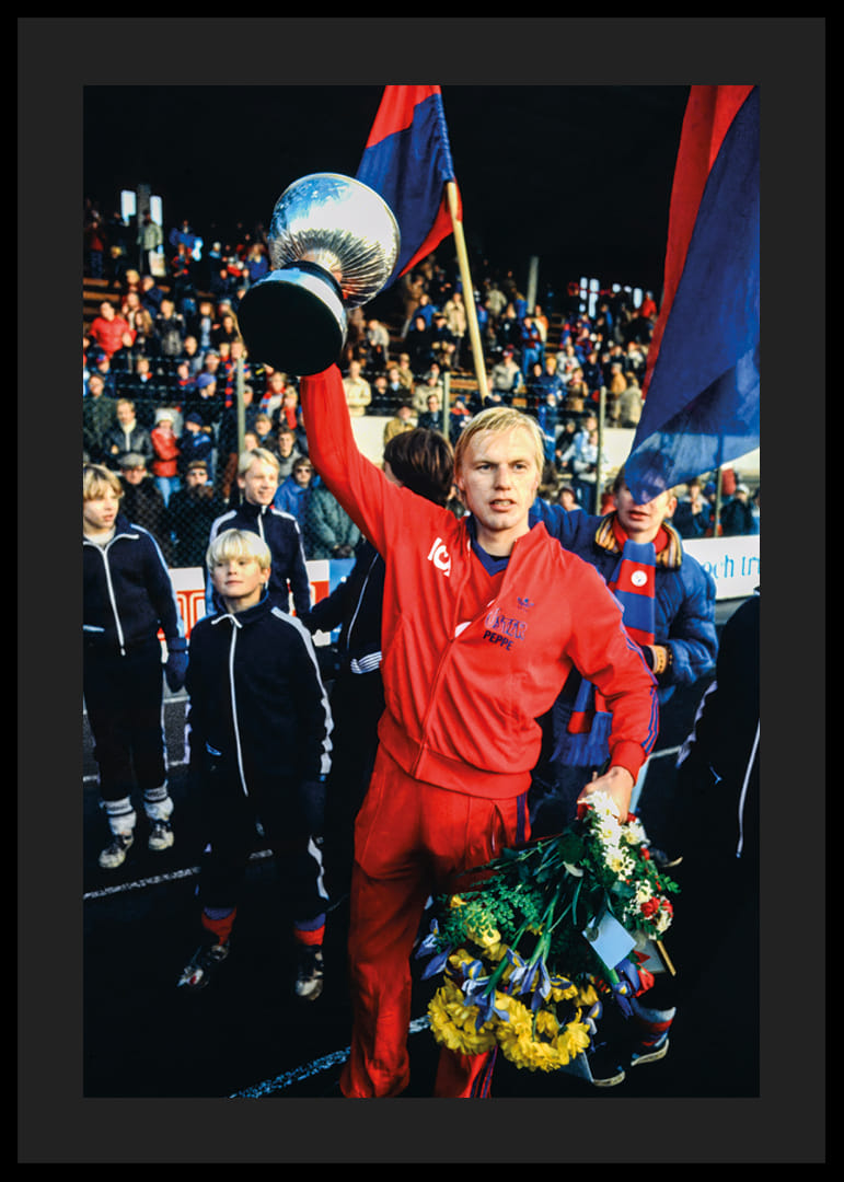 Håkan Arvidsson Med Pokalen 1980 Östers IF -12