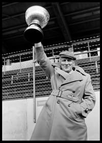  Stig Svensson Lyfter Pokalen 1980 Östers IF -8