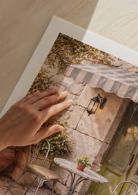 Napos kövek egy francia kávézó erkélyén.-9