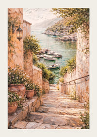 Egy bájos tengerparti ösvény vezet egy csendes kikötőbe, ahol hajók várják a látogatókat.-3