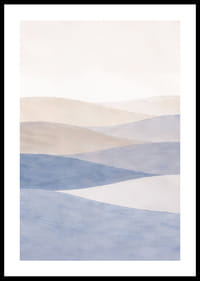 Myke blå og beige bølger feier over et rolig landskap.-0