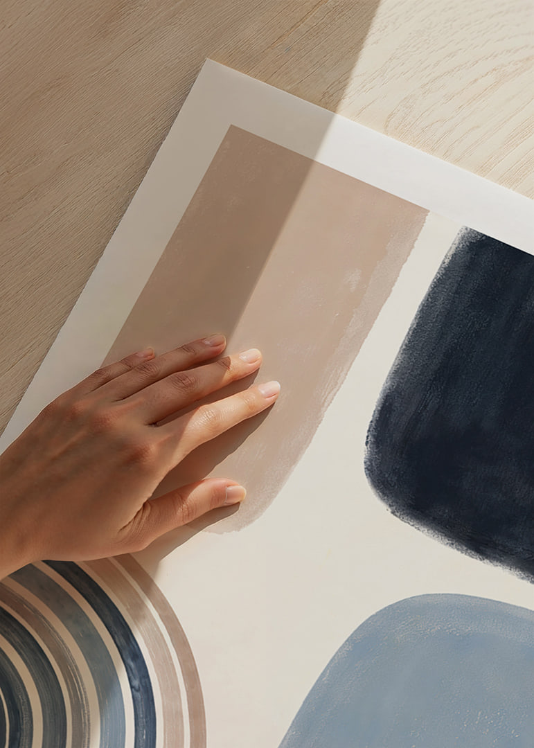 Soft colors and shapes create a harmonious expression.-12