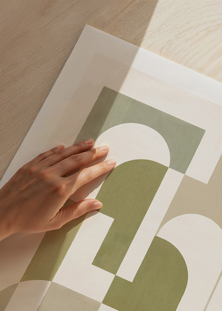 Soft shapes in a harmonious and balanced composition.-12