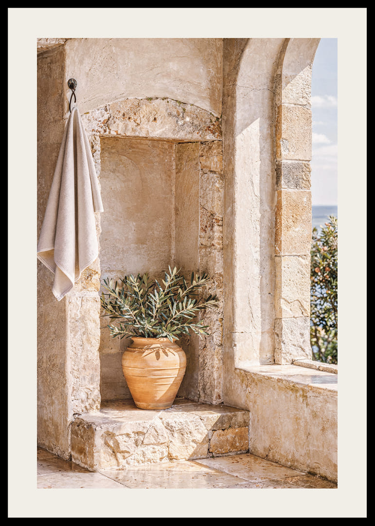 Een gezellig hoekje met een olijfpot in de zon.-12