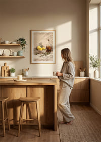 Zonovergoten citroenen met olijftakken in een rustieke, elegante setting.-8