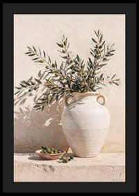 De mediterrane schoonheid van olijven in het zonnige licht.-4