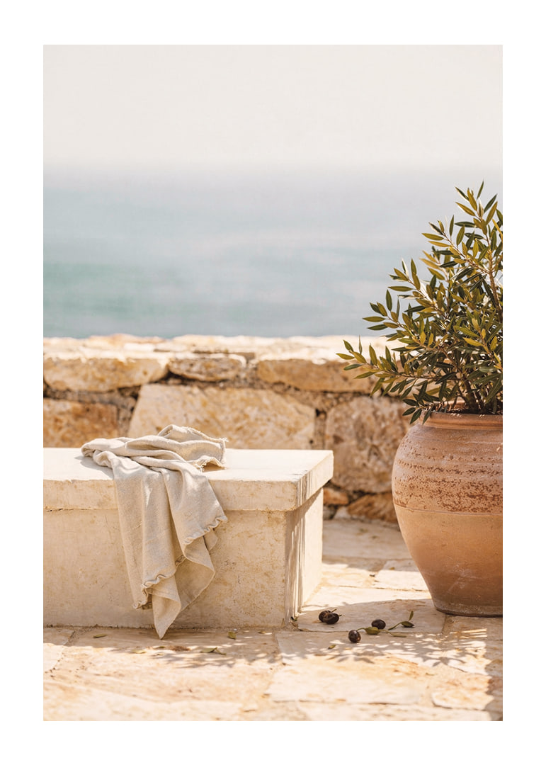 A relaxed Mediterranean feel by the sea.-12