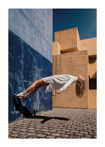 Poster Defying Gravity