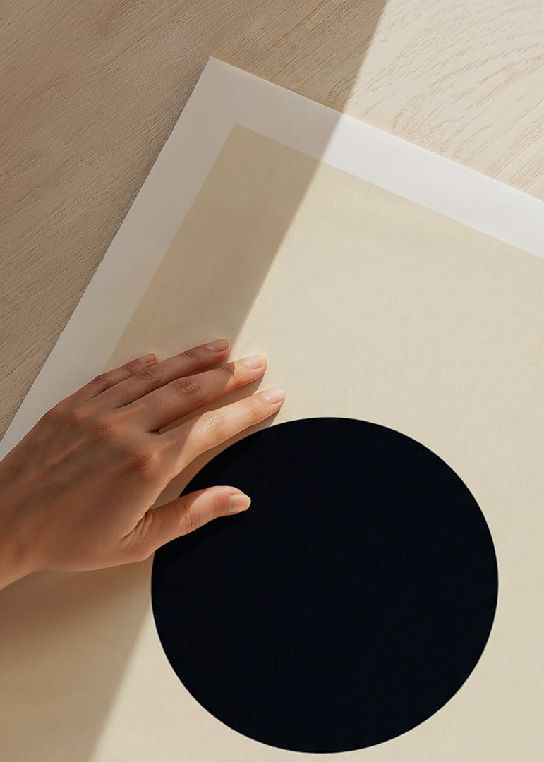 An elegant circle captures the essence of the Bauhaus style.-12