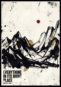 Montagnes abstraites dessinées à l'encre noire intense sur fond beige.-0
